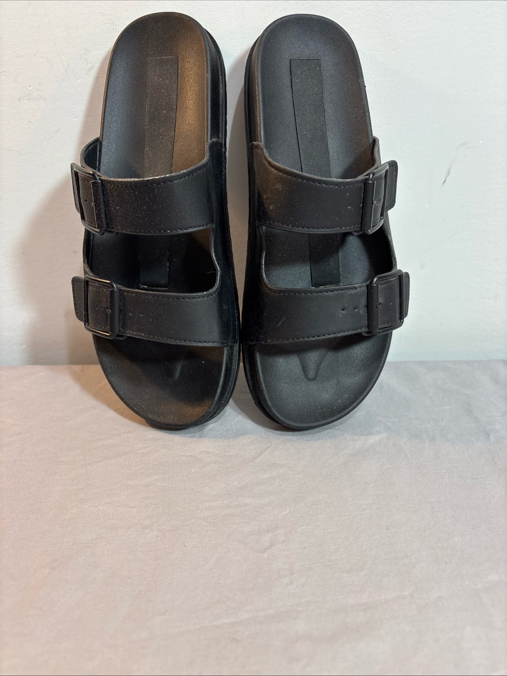 Earthing Women’s Black Double-Buckle Slide Sandals - Picture 2 of 9